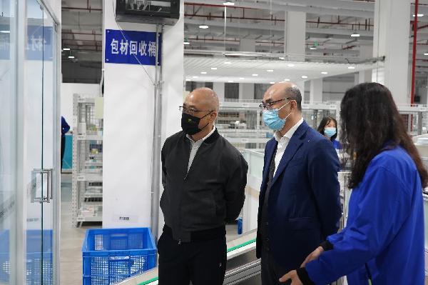 疫情在前，責(zé)任在肩！左敏總裁一行檢查慰問上藥物流抗疫保供工作